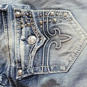 Rock Revival Capri Jeans Wendy " Size 28 desstressed. Womans blue jeans